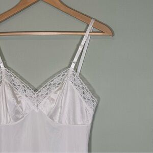 Vanity Fair Slip Dress-White-Women Size 34 22”/40